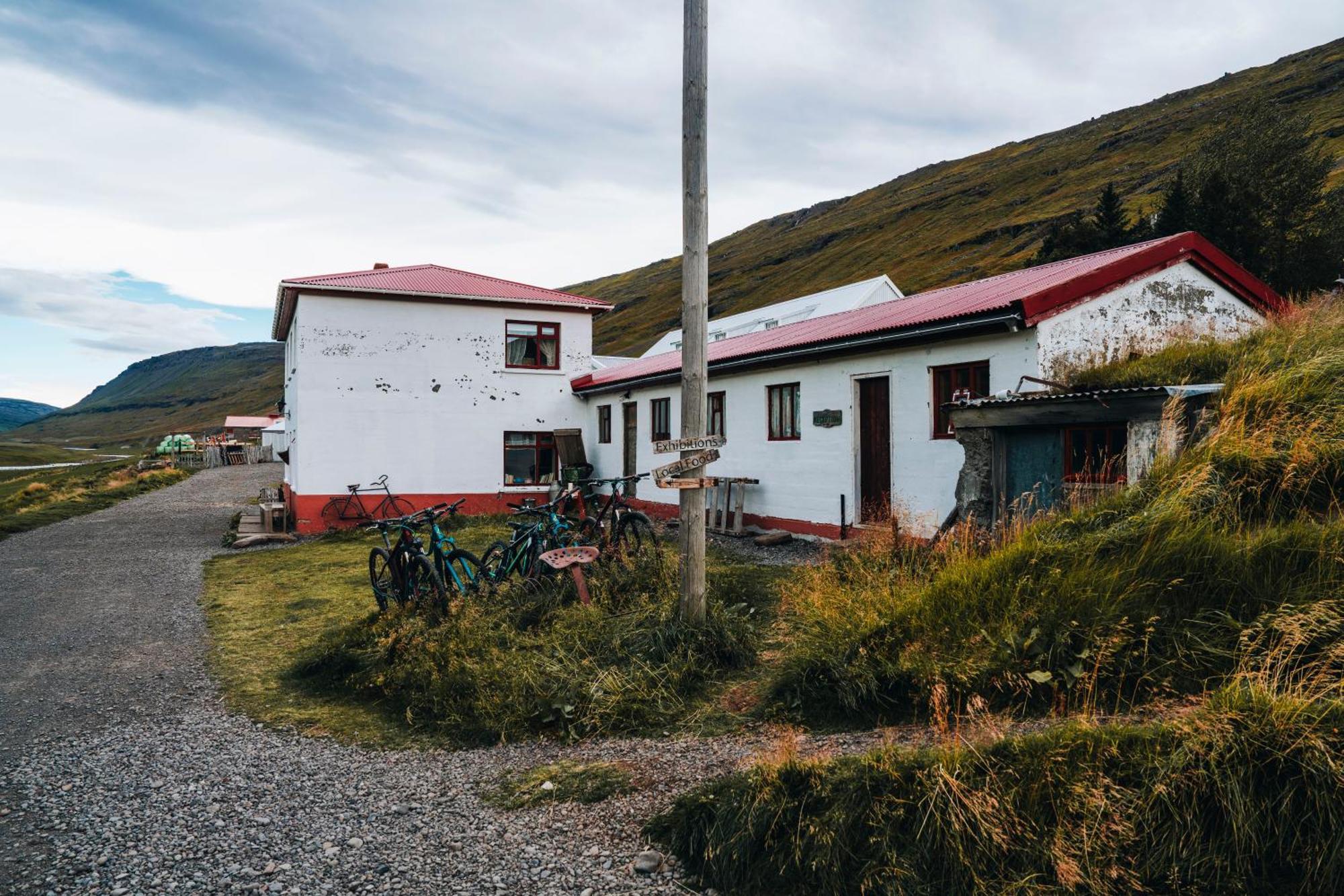 ホテル Wilderness Center / Obyggthasetur Islands エクステリア 写真